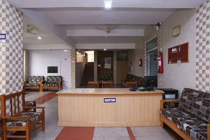 Room 7 of 18