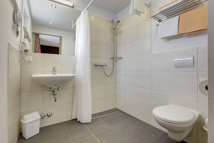 Room 20 of 44