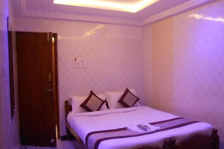 Room 8 of 25
