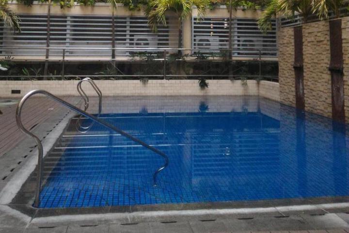 Favila Condotel - 150 Newport Boulevard