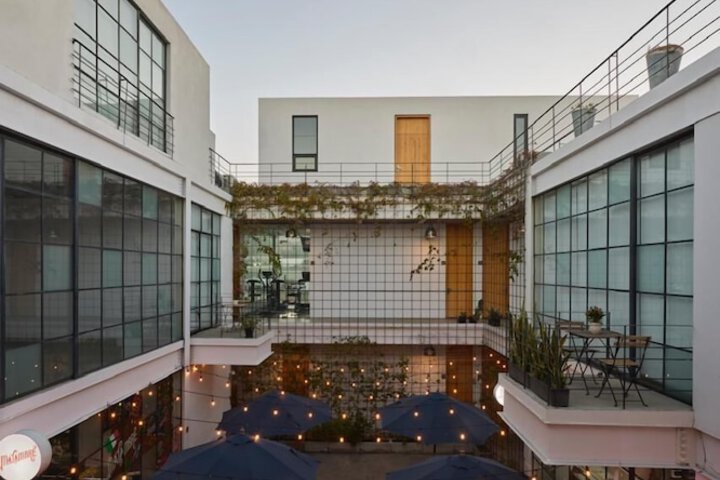 Hotel 80 of 80