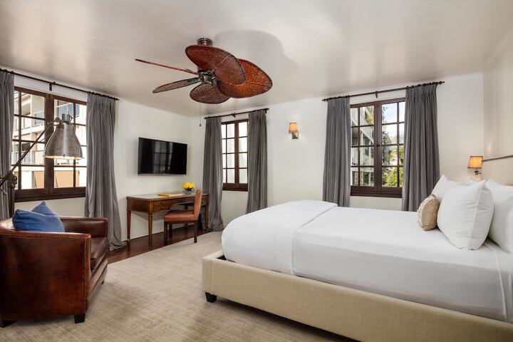 Room 14 of 65