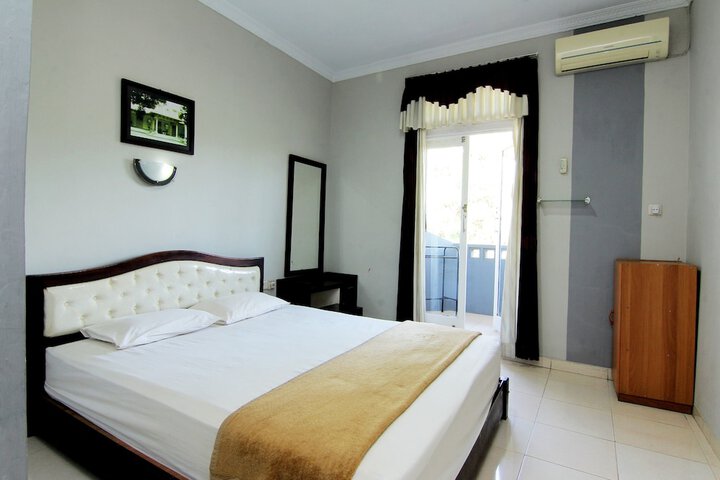 Room 5 of 33