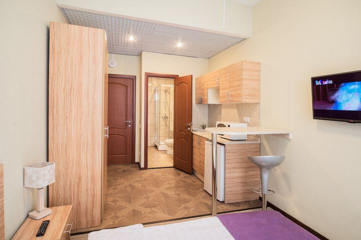 Room 3 of 68