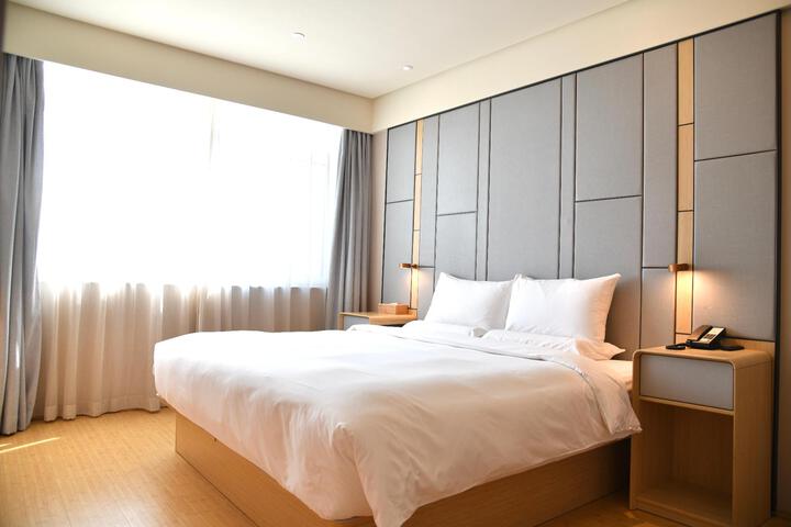 Room 20 of 34