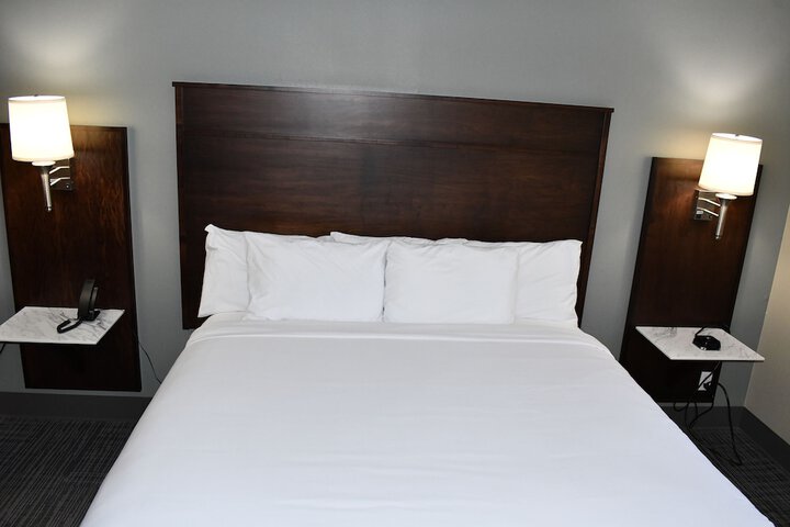 Room 6 of 42