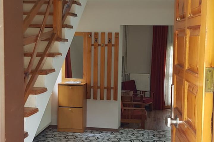 Room 4 of 227