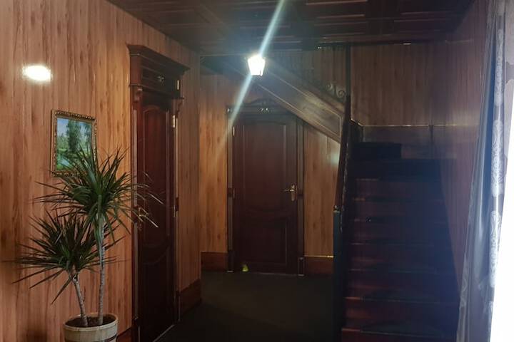Ballroom/Hall 11 of 13
