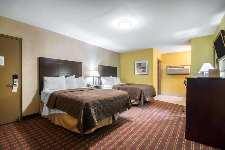2 Double Beds (1 of 4)