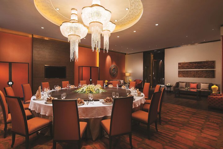 Dining 59 of 82