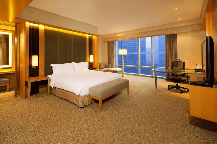 Room 27 of 71