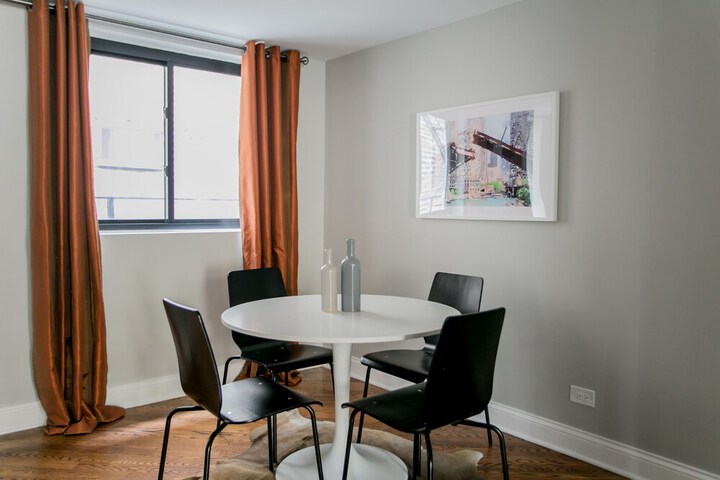 Stunning 4BR in Old Town by Sonder in Chicago, IL