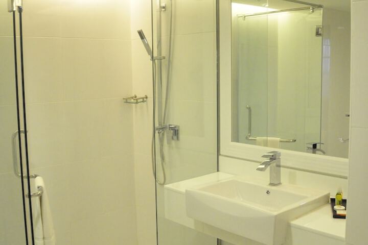 Room 30 of 46