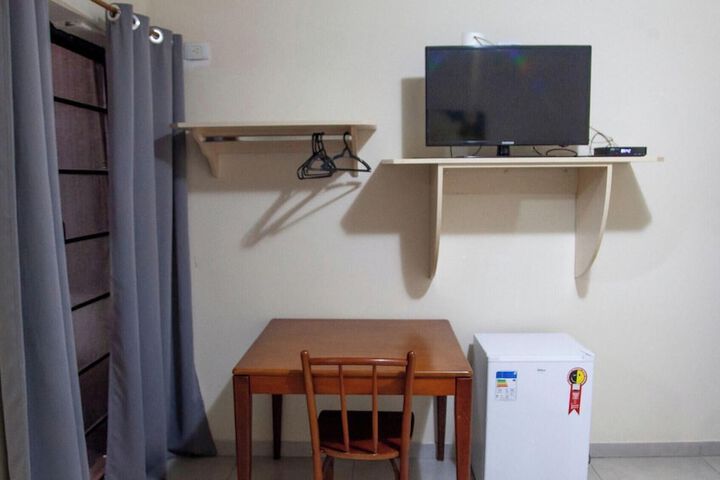 Room 4 of 18
