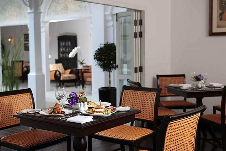 Dining 48 of 72