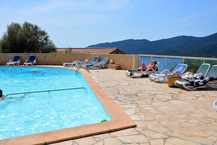 Pool 40 of 82