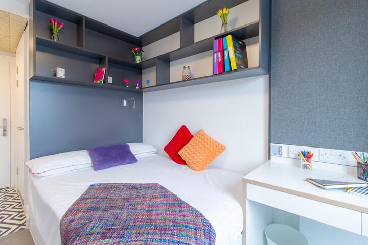 Room 9 of 36