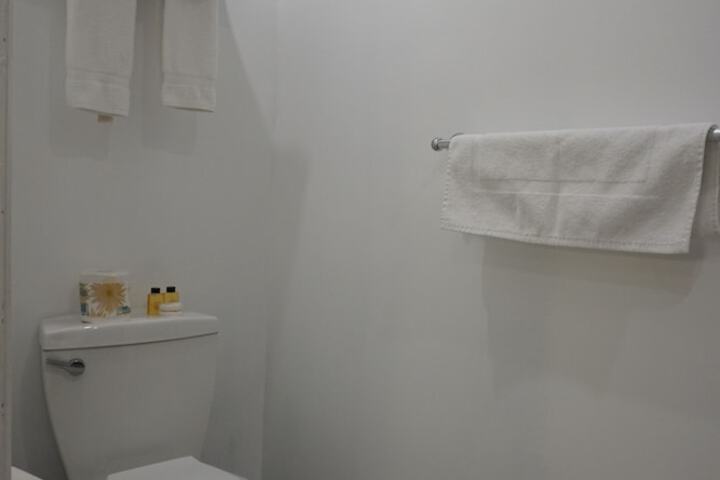 Room 52 of 76