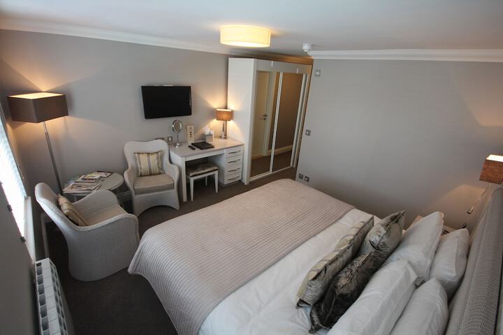 Room 13 of 31