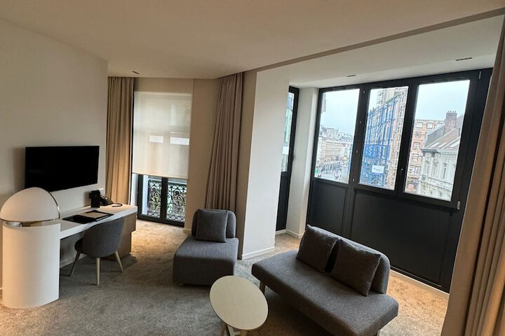 Room 61 of 105