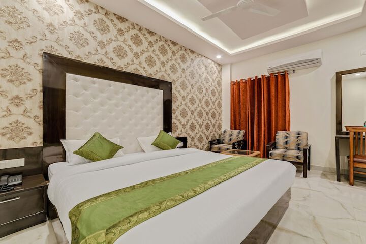Room 10 of 40