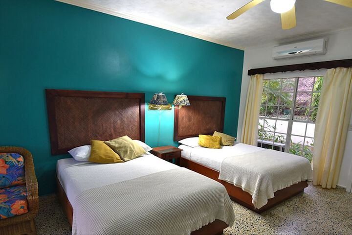 Room 9 of 42