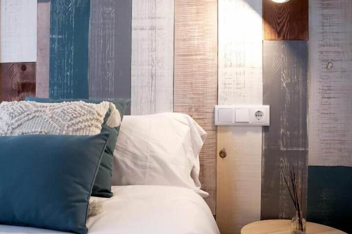 Room 8 of 15