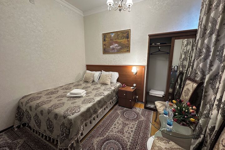 Room 18 of 48