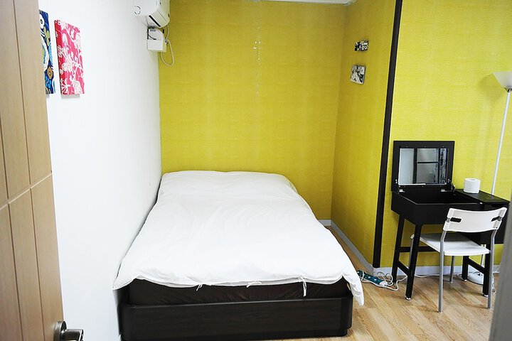 Room 3 of 49