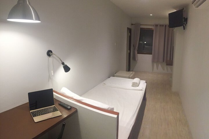 Room 11 of 23