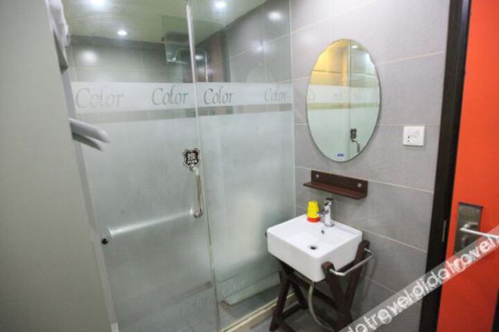 Ningbo seven color Fashion Hotel
