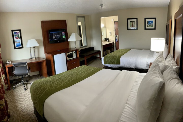 Double Accessible King Size Bed (5 of 9)