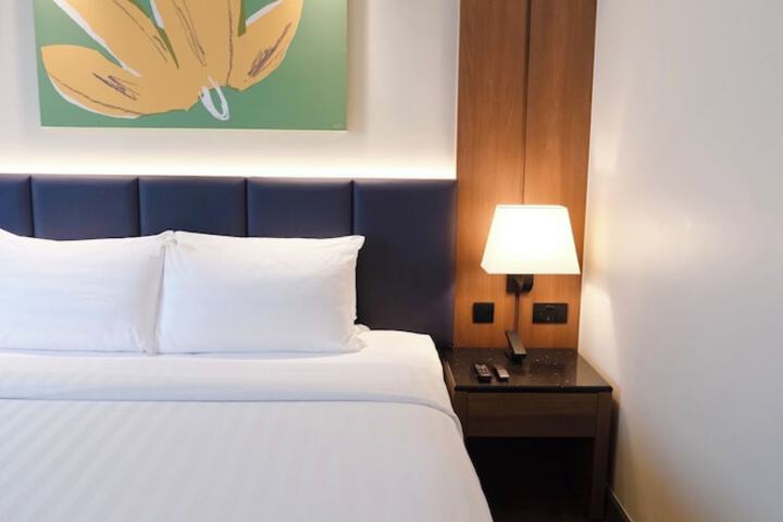 Room 17 of 34
