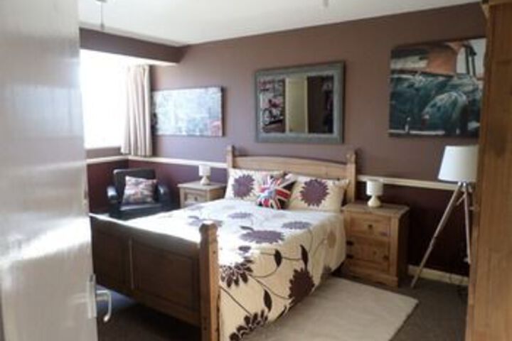 Room 5 of 11