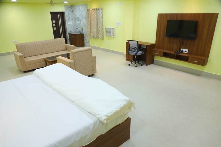 Room 9 of 27