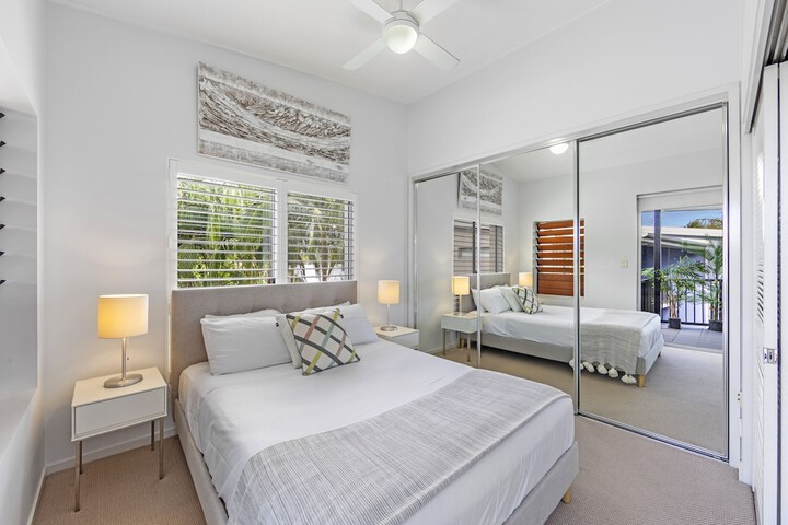 Room 2 of 62