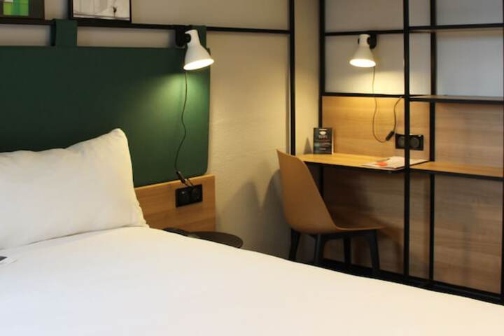 Room 10 of 62