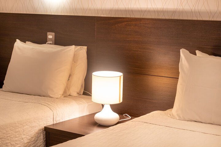 Room 44 of 183
