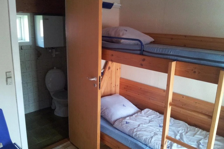 Room 10 of 12