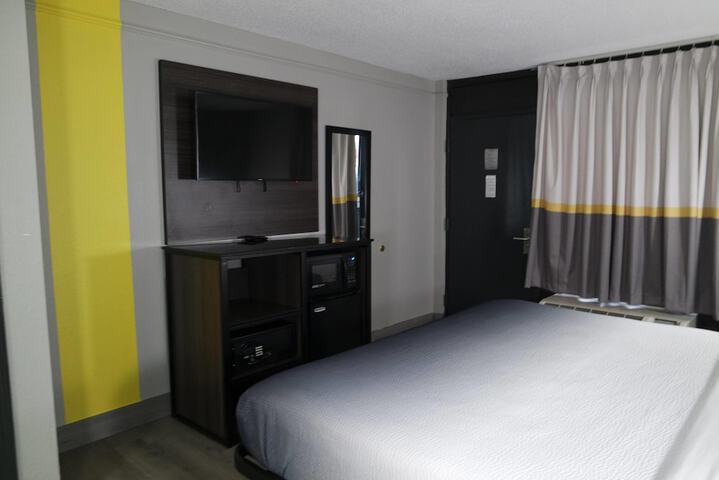Room 15 of 32