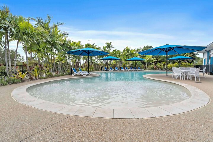 Pool 65 of 77
