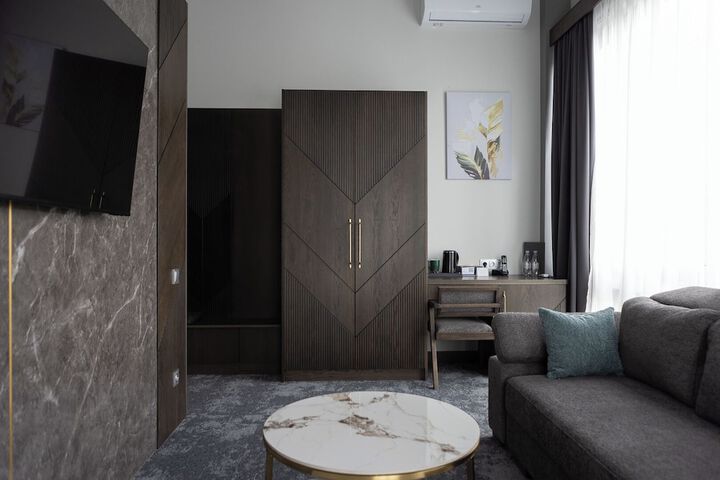 Room 111 of 209