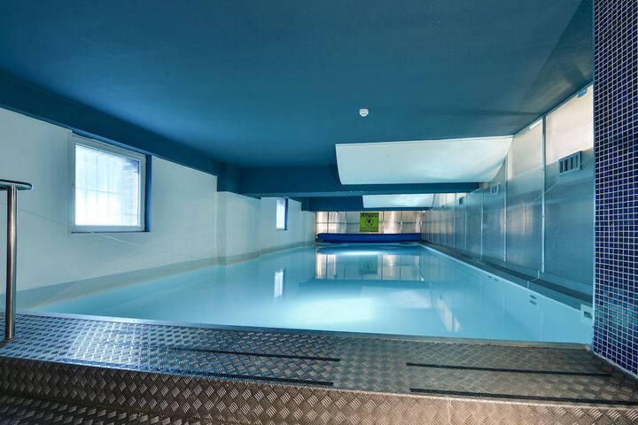Pool Hotel