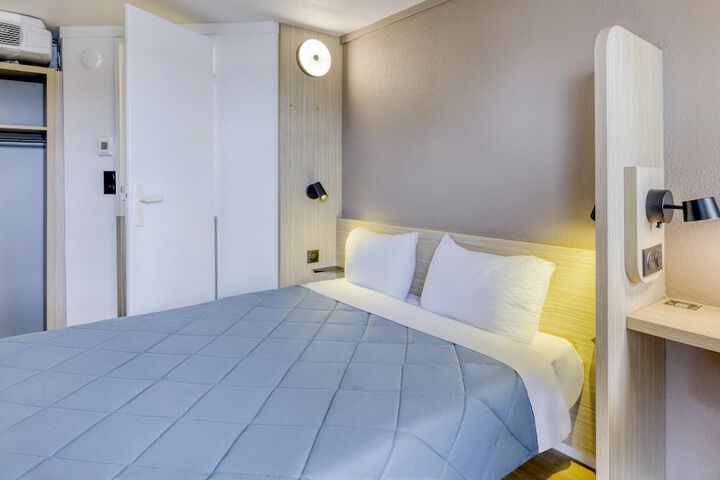 Room 21 of 34