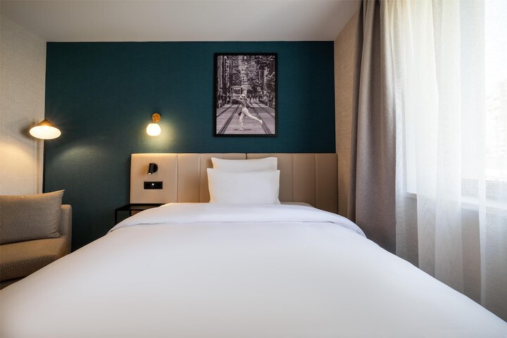 Room 28 of 120