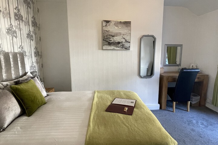 Room 28 of 60