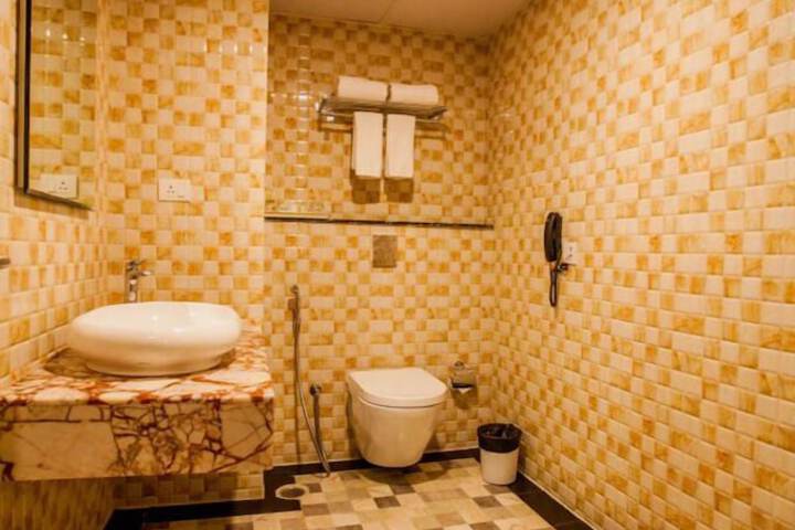Room 24 of 40