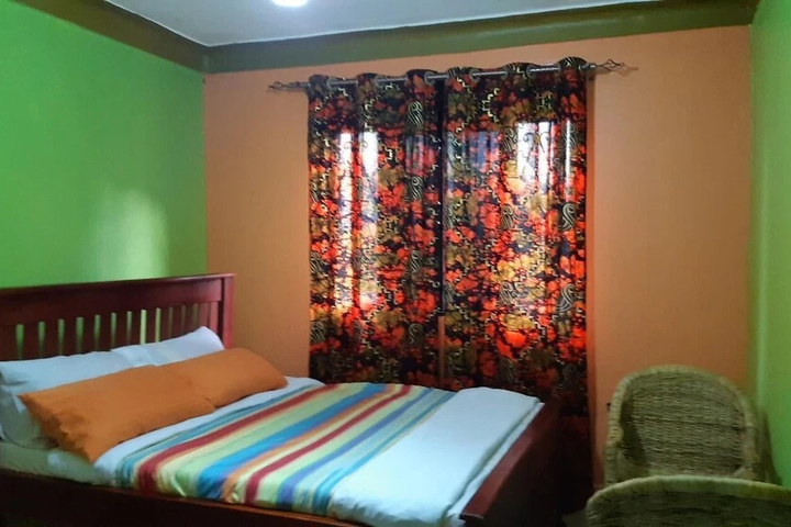 Room 5 of 13