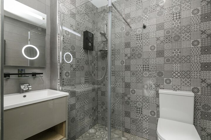 Room 30 of 48