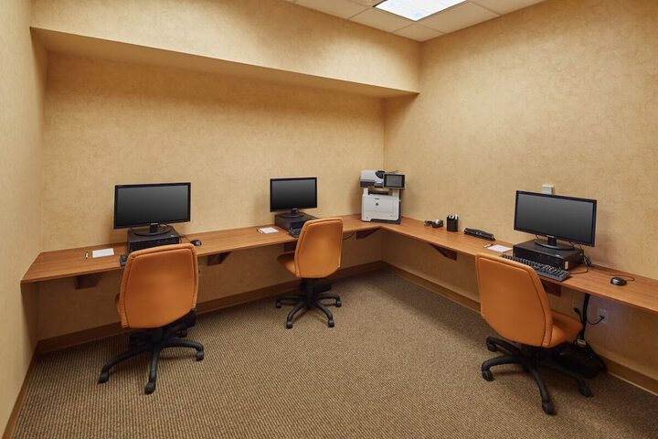 Business Center 19 of 23
